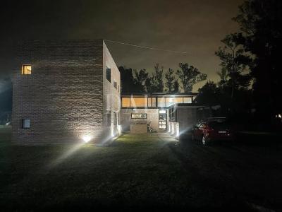 Casa 4 dormitorios en venta en La Arbolada, Berazategui