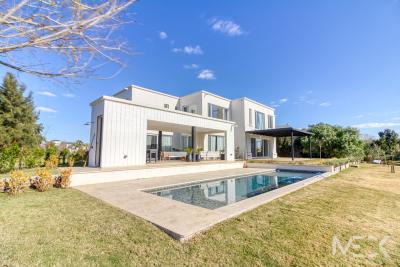 Casa 5 dormitorios en alquiler en Nordelta, Tigre