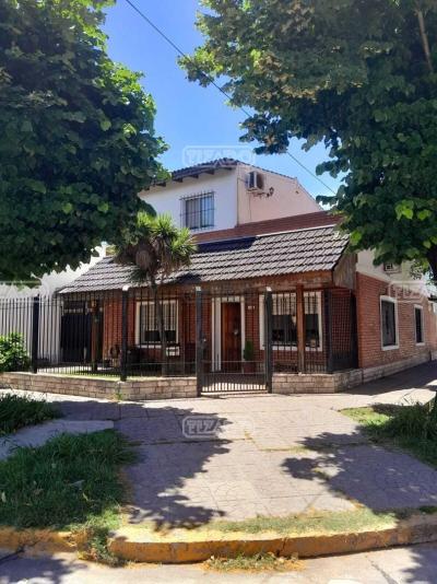 Casa 3 dormitorios en venta en Villa Adelina, San Isidro