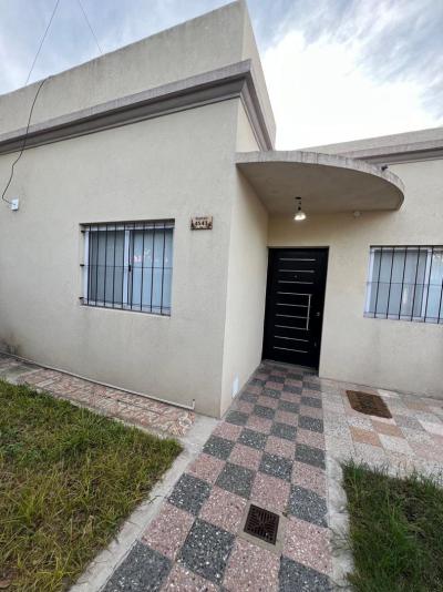 Casa 2 dormitorios en alquiler en Villa Adelina, San Isidro