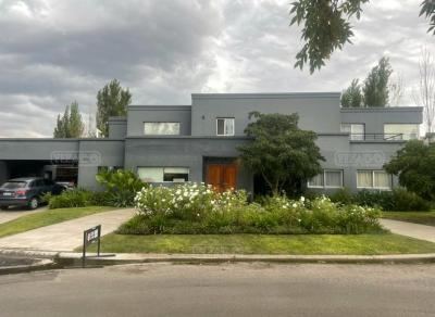 Casa 3 dormitorios en venta en Bella Vista, San Miguel