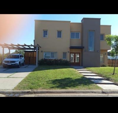 Casa 3 dormitorios en venta en Haras Santa Maria, Escobar