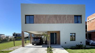 Casa 4 dormitorios en venta en Villanueva, Tigre
