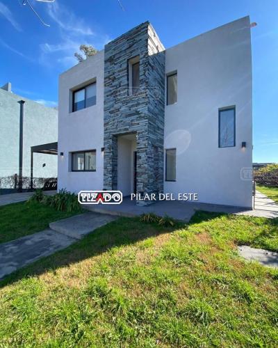 Casa 3 dormitorios en alquiler en Pilar del Este, Pilar