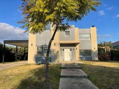 Casa 3 dormitorios en alquiler en Puertos, Escobar