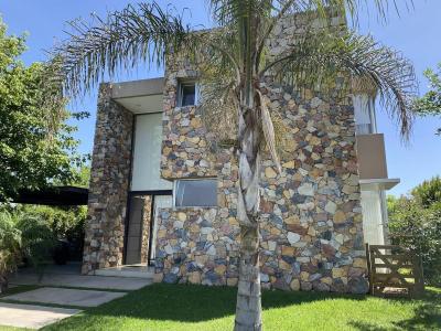 Casa 3 dormitorios en venta en Estancias del Pilar, Pilar