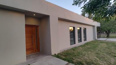 Casa 3 dormitorios en alquiler en San Sebastian, Escobar