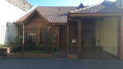 Casa 2 dormitorios en venta en Sarandi, Avellaneda