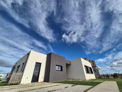 Casa 3 dormitorios en venta en Puertos, Escobar