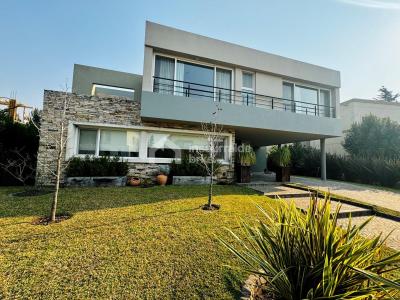 Casa 4 dormitorios en venta en Nordelta, Tigre