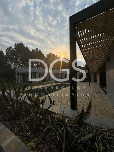 Casa 3 dormitorios en venta en La Herradura, Pinamar