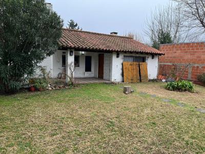 Casa 2 dormitorios en venta en Pilar Centro, Pilar