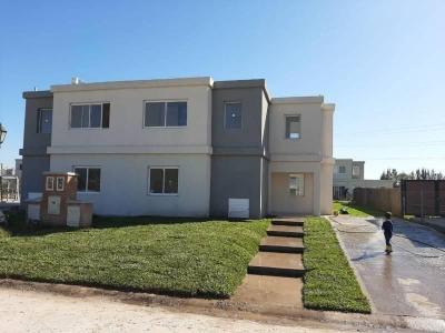 Casa 2 dormitorios en venta en Villanueva, Tigre