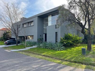 Casa 3 dormitorios en alquiler temporario en General Pacheco, Tigre