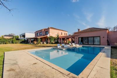 Casa 5 dormitorios en venta en Ayres Del Pilar, Pilar