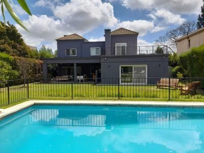 Casa 4 dormitorios en alquiler temporario en Santa Barbara, Tigre