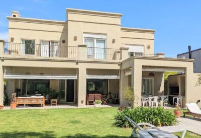 Casa 4 dormitorios en alquiler temporario en Santa Barbara, Tigre