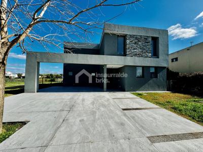 Casa 4 dormitorios en venta en San Matias, Escobar