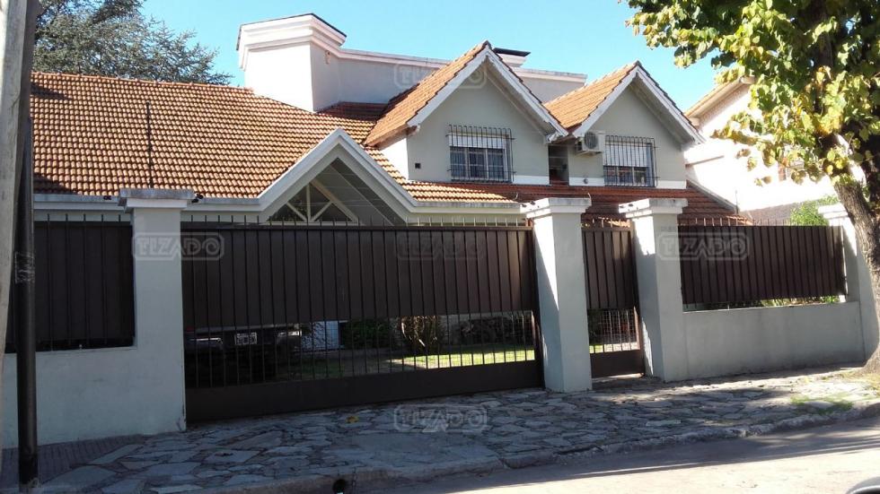 Casa 5 dormitorios en venta en Victoria, San Fernando