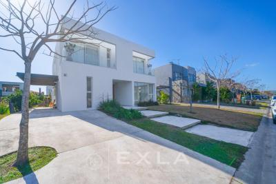 Casa 4 dormitorios en venta en Nordelta, Tigre