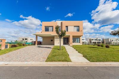 Casa 3 dormitorios en venta en Puertos, Escobar
