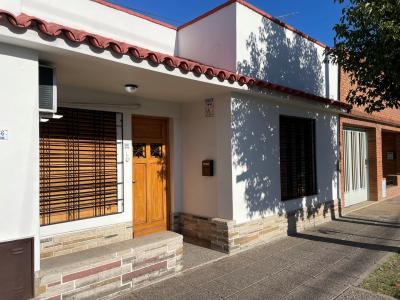Casa 2 dormitorios en venta en Pilar Centro, Pilar