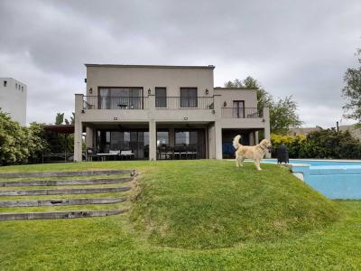 Casa 3 dormitorios en alquiler temporario en General Pacheco, Tigre