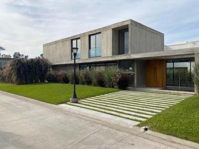Casa 3 dormitorios en venta en Bella Vista, San Miguel