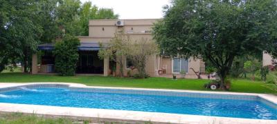 Casa 3 dormitorios en venta en Los Alcanfores, Pilar