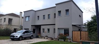 Casa 4 dormitorios en alquiler temporario en Santa Barbara, Tigre