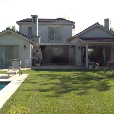 Casa 2 dormitorios en alquiler temporario en Santa Barbara, Tigre