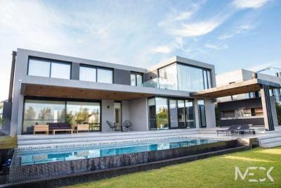 Casa 4 dormitorios en venta en Nordelta, Tigre