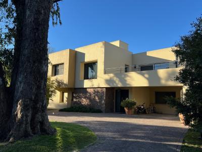 Casa 3 dormitorios en venta en Highland Park CC, Pilar