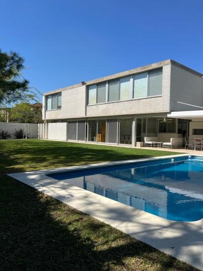 Casa 4 dormitorios en alquiler en General Pacheco, Tigre