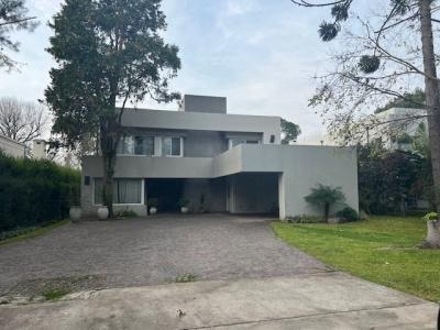 Casa 4 dormitorios en venta en Highland Park CC, Pilar