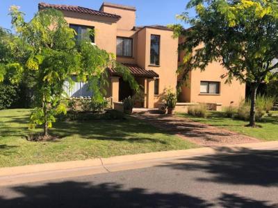 Casa 5 dormitorios en alquiler en General Pacheco, Tigre