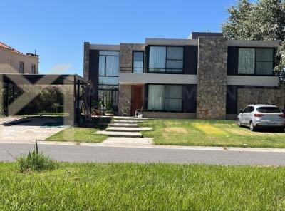 Casa 4 dormitorios en venta en Haras Santa Maria, Escobar