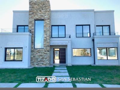 Casa 4 dormitorios en venta en San Sebastian, Escobar