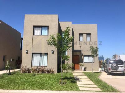 Casa 3 dormitorios en venta en Villanueva, Tigre