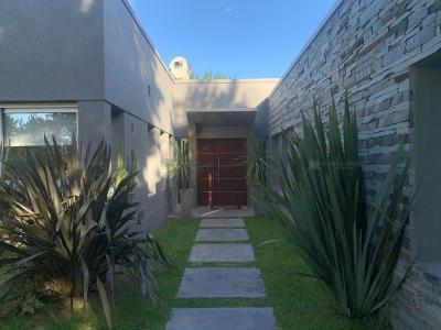 Casa 3 dormitorios en venta en Pinamar