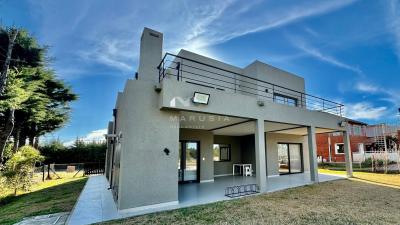 Casa 5 dormitorios en alquiler en Campo Grande, Pilar