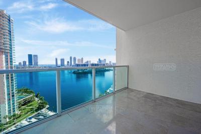 Departamento 3 dormitorios en venta en Miami