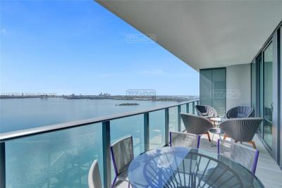 Departamento 3 dormitorios en venta en Miami