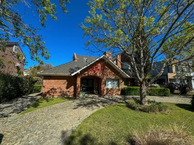 Casa 4 dormitorios en venta en La Delfina, Pilar
