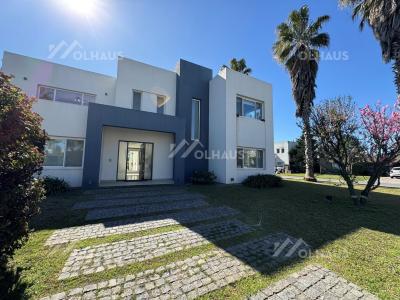 Casa 4 dormitorios en venta en Haras La Pradera, Pilar