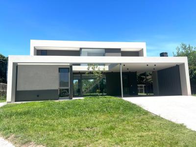 Casa 4 dormitorios en venta en Haras Santa Maria, Escobar