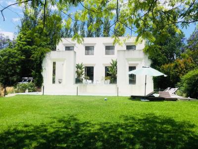 Casa 4 dormitorios en venta en Benavidez, Tigre