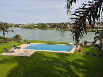 Casa 4 dormitorios en alquiler temporario en Santa Barbara, Tigre