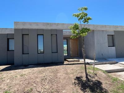 Casa 4 dormitorios en venta en Villanueva, Tigre