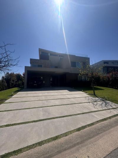 Casa 4 dormitorios en alquiler temporario en Nordelta, Tigre